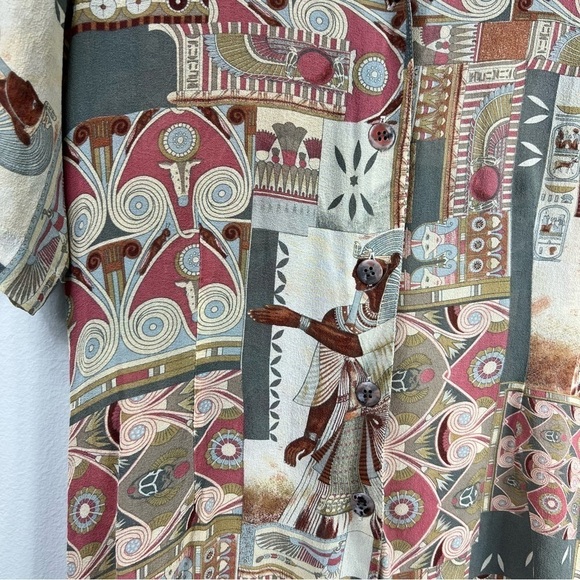 AUGUST Silk sheer short sleeve button down silk Egypt print shirt Sz 6 - Picture 10 of 10